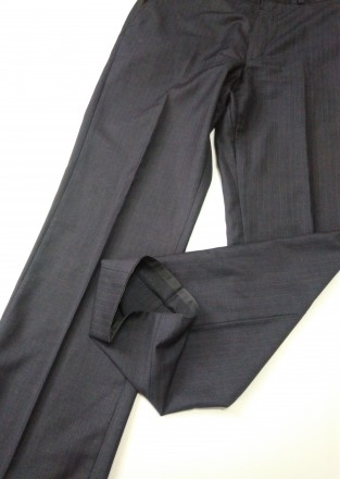 Серый деловой костюм в полоску. Пиджак без распорки, атласная подкладка, вшитые . . фото 6
