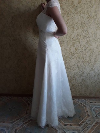 Свадебное платье. В очень хорошем состоянии. 38 размер.  Возможен торг.. . фото 4