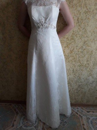 Свадебное платье. В очень хорошем состоянии. 38 размер.  Возможен торг.. . фото 2