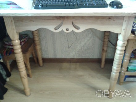 Продам різьблений стіл з дерева (ясен) ручної роботи, вкритий лаком. Якісний, на. . фото 1