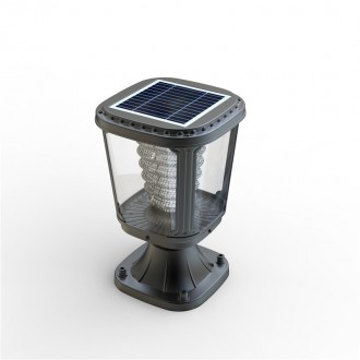 Садовый фонарь на солнечной батарее используется для освещения участка возле дом. . фото 4