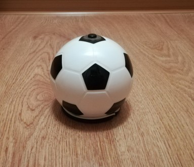 Портативная колонка в виде мяча. 

Разъём - mini-jack - 3.5 мм.
Высота - 9.5 . . фото 2
