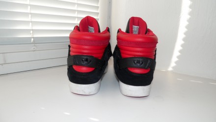 Кроссовки утепленные, кеды, хайтопы Adidas, оригинал
цвет черный, красный
нату. . фото 6