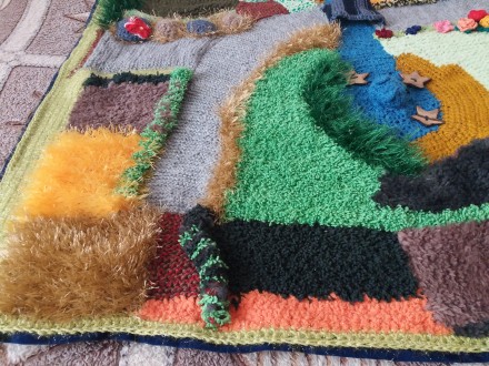 Детский развивающий вязаный коврик. . фото 2