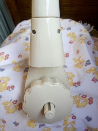 Электронный мобиль для детской кроватки успокоит малыша с помощью классических м. . фото 6