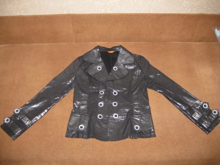 Куртка-ветровка серебристо-черного цвета. Плащевка, без подкладки.
Ткань — стре. . фото 2