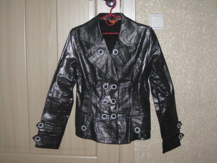 Куртка-ветровка серебристо-черного цвета. Плащевка, без подкладки.
Ткань — стре. . фото 3