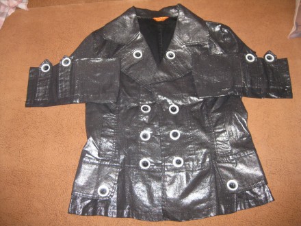 Куртка-ветровка серебристо-черного цвета. Плащевка, без подкладки.
Ткань — стре. . фото 5