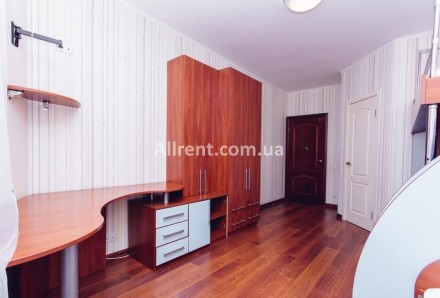 Код объекта: 10718. Продается 3-комнатная квартира по проспекту Героев Сталингра. . фото 6