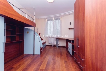 Код объекта: 10718. Продается 3-комнатная квартира по проспекту Героев Сталингра. . фото 5