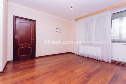 Код объекта: 10718. Продается 3-комнатная квартира по проспекту Героев Сталингра. . фото 4
