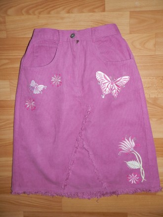 Продам стильную удлинённую вельветовую юбку Adams р.140. Украшена вышитыми аппли. . фото 2