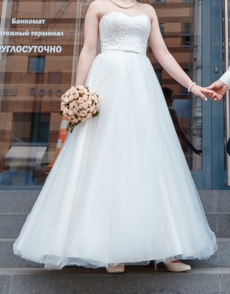 Свадебное платье 44р (М). В идеальном состоянии. (Можно 42-46 за счет корсета). . . фото 2
