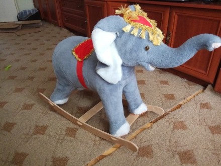 Продам детскую игрушку-качалку в виде слоника в отличном, практически новом сост. . фото 2