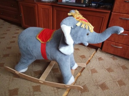 Продам детскую игрушку-качалку в виде слоника в отличном, практически новом сост. . фото 3
