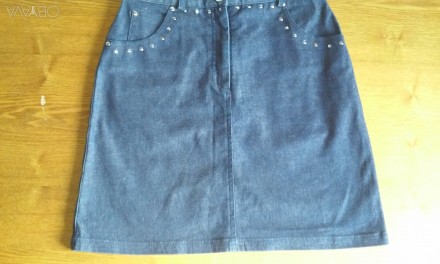 аккуратная юбка джинсовая стрейч
длина-40 см
по поясу-31 см
ширина по бедрам-. . фото 3