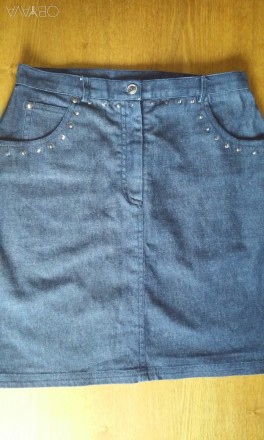 аккуратная юбка джинсовая стрейч
длина-40 см
по поясу-31 см
ширина по бедрам-. . фото 2