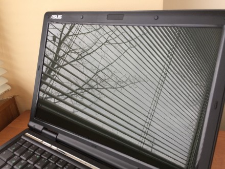 Мощный и надежный ноутбук Asus F80L
Ноутбук  не новый, но не смотря на это рабо. . фото 4