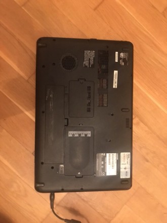 Продам ноутбук Toshiba L555. Привезений з США. Стан хороший, є окремі подряпини . . фото 4