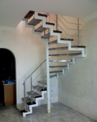 Сходи в будинку мають служити не тільки засобом для пересування між рівнями, але. . фото 5