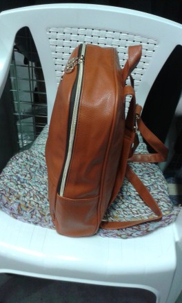 Модный повседневный рюкзак с красивой фурнитурой и украшением в виде таксы.Цвет . . фото 4