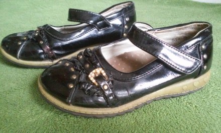 удобные лакированные туфли черные ,на прочной липучке. . фото 2