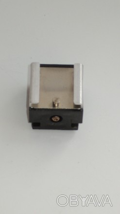 Данный адаптер предназначен для сетевых фотовспышек с кабельным
подключением,ус. . фото 1