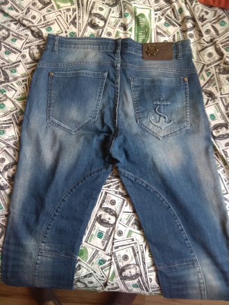 Продам стильные джинсы в отличном состоянии, как новые. Размер 34. Длинна 107см.. . фото 4