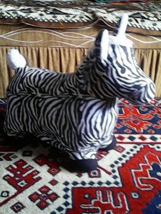 продам детскую надувную игрушку-попрыгунчика в чихле "зебра"почти новая торг. . фото 4