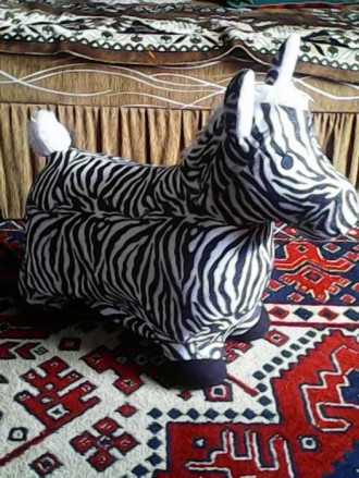 продам детскую надувную игрушку-попрыгунчика в чихле "зебра"почти новая торг. . фото 5