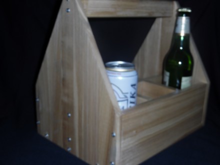 Оригинальная подставка для пива из дерева
Подойдет для отдыха и транспортировки. . фото 4