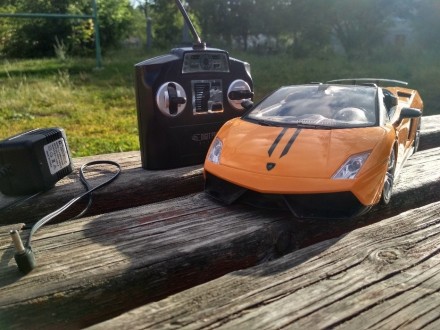 Машинка на радио управлении Lamborghini, с аккумулятором на зарядке. В отличном . . фото 6