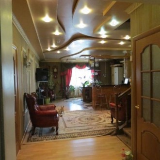 Жилой дом в г. Борисполь, в отличном состоянии общей площадью 360 кв.м. Обжитый . . фото 3