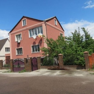 Жилой дом в г. Борисполь, в отличном состоянии общей площадью 360 кв.м. Обжитый . . фото 2
