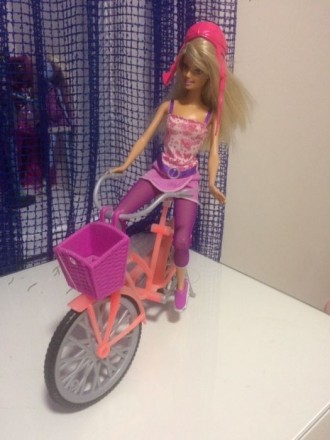Кукла с велосипедом в идеальном состоянии. . фото 4