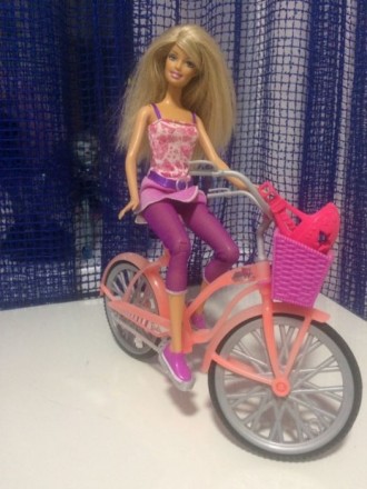 Кукла с велосипедом в идеальном состоянии. . фото 2