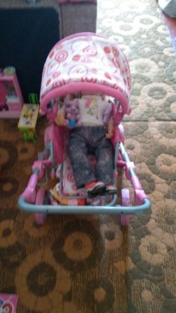 Продам коляску для игрушек в нормальном состоянии, розовая, сделана под настоящу. . фото 3