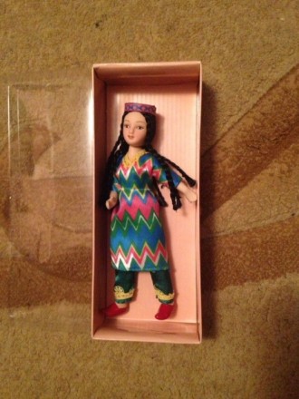 Продам фарфоровую куклу из коллекции "Разные национальности", в коллекции 30 кук. . фото 2