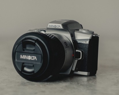 Компактный зеркальный 35 мм пленочный фотоаппарат.
Объектив Minolta 28-100 mm f. . фото 5