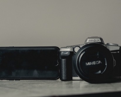 Компактный зеркальный 35 мм пленочный фотоаппарат.
Объектив Minolta 28-100 mm f. . фото 6