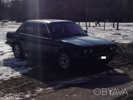BMW E30 1984 г. Стоит двигатель m40b16. Местами слегка вздулась краска после зим. . фото 1