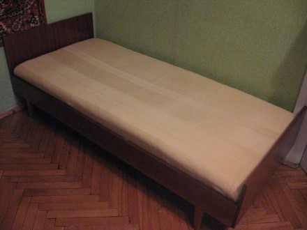 Односпальне ліжко зі знімним матрацом. У матраца є ручки-петельки, за які його з. . фото 3