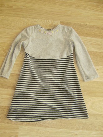 Продам серое теплое платье для девочки 4-5 лет. Длина платья - 60 см, ширина на . . фото 2