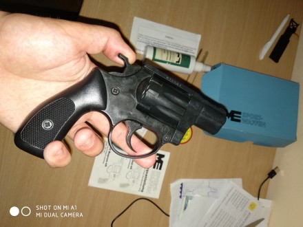 Продам револьвер в идеальном состоянии и с родными патронами
Сделано в Германии. . фото 3