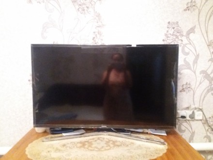 Продам новый плоскопанельный телевизор Samsung ,  диагональ 100 см  Smart TV.  Р. . фото 2