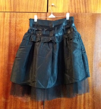 Нарядная юбка в идеальном состоянии. На 9-11 лет (талия 60-62).
Состав: 35% лен. . фото 3