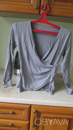 Продам блузку женскую, цвет - серый, доставка по Украине Новой почтой, Укрпочтой. . фото 1