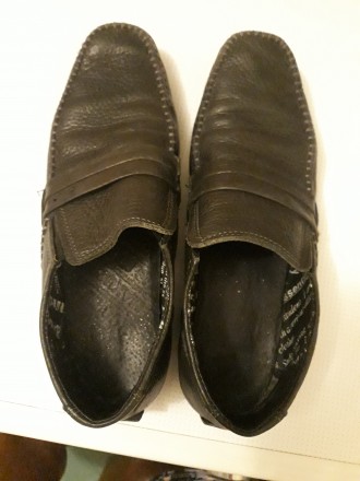 Продам туфли для мальчика в отличном состоянии
Размеры 35, 38 на шнурках, 39. . фото 2