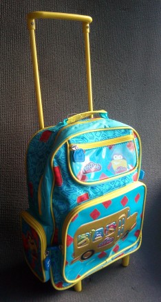 Детская сумка колёсиках - рюкзак, с выдвигающейся ручкой. 
Новая из Англии, фир. . фото 3