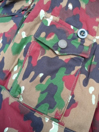 Куртка M83 армии Швейцарии
Куртка полевая армии Швейцарии, камуфляж Alpenflage
. . фото 4